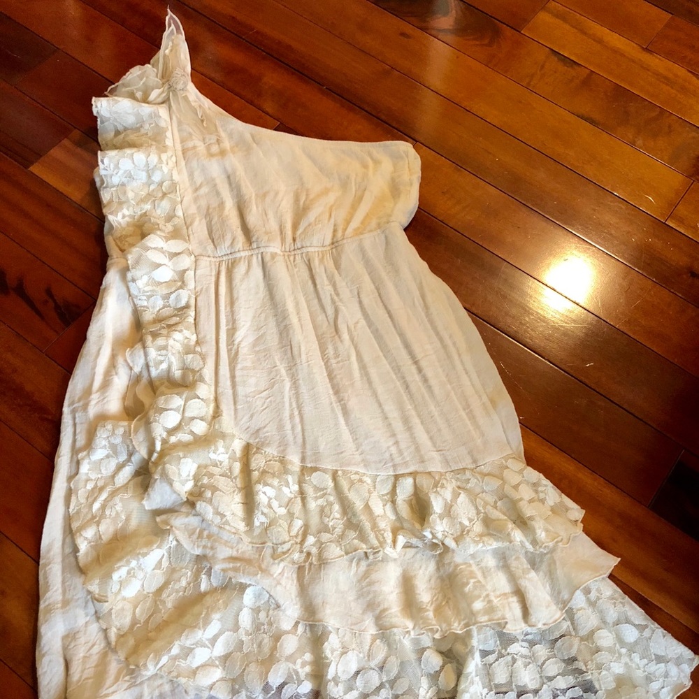 Women’s country style ivory dress